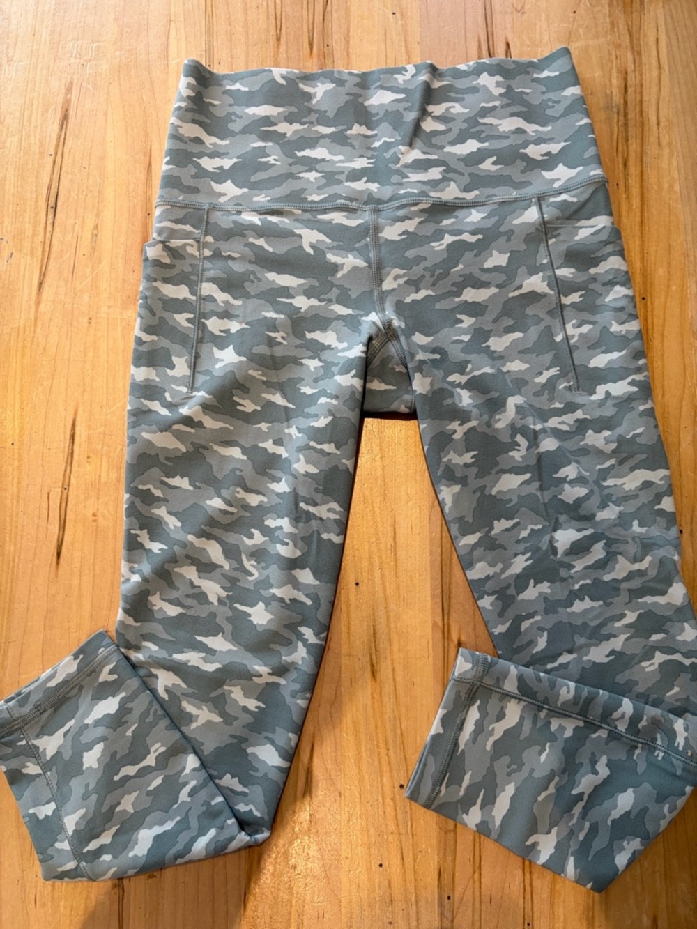 Athleta Green & White Camo Leggings with Pockets XS